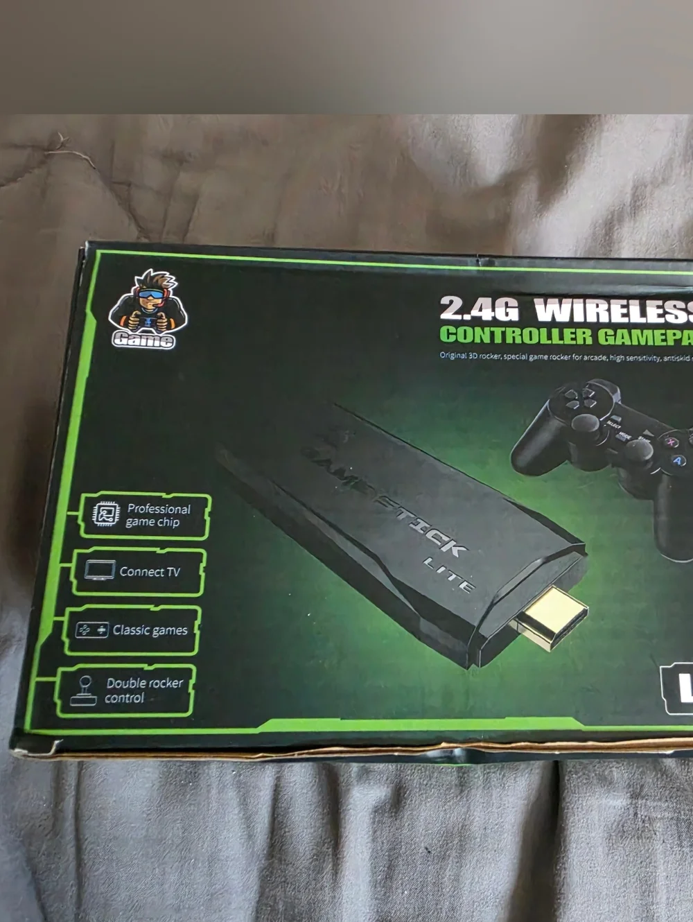 2.4G Wireless HDMI Game Stick with Black Wireless Controller